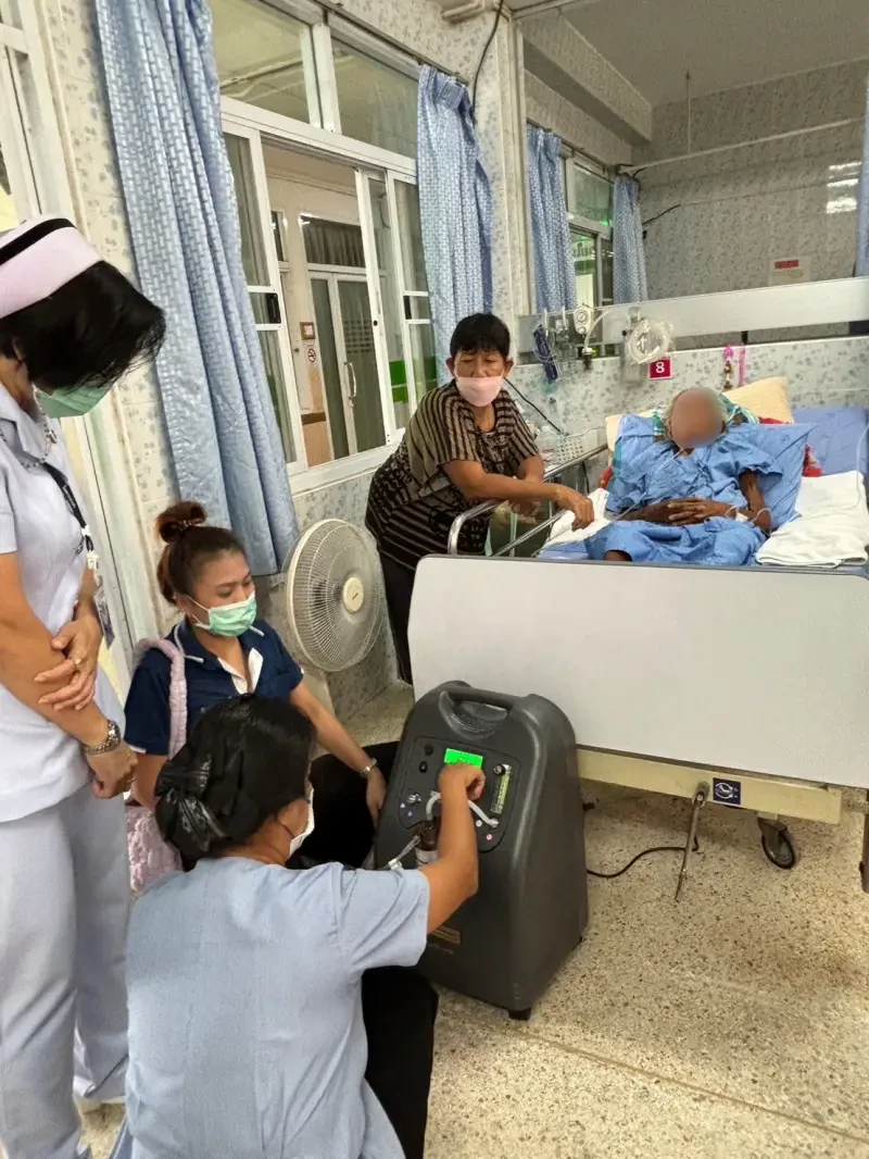 โครงการ "คนไทยช่วยคนไทย" มูลนิธิเวิร์คพอยท์เพื่อการกุศล ส่งมอบเครื่องผลิตออกซิเจนให้ รพ.อุทัย จ.พระนครศรีอยุธยา