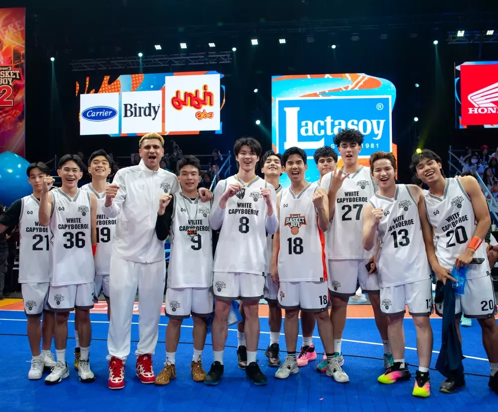 White Team ชนะ 3 แมตช์รวด  กัปตันเต๋อมอบ MVP ให้ “มีน นิชคุณ”